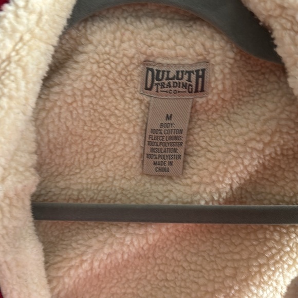 Duluth Trading Company red plaid fleece lined vest. Size Medium - Picture 3 of 5